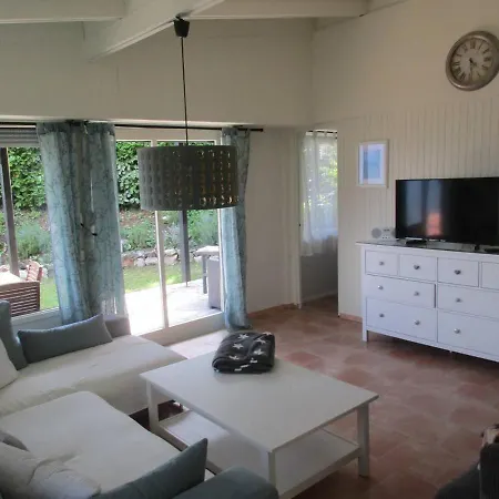 Inviting 2-bed House In Tignale Ferienhaus